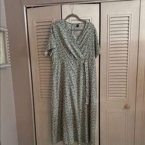 SHEIN Green Floral Midi Dress